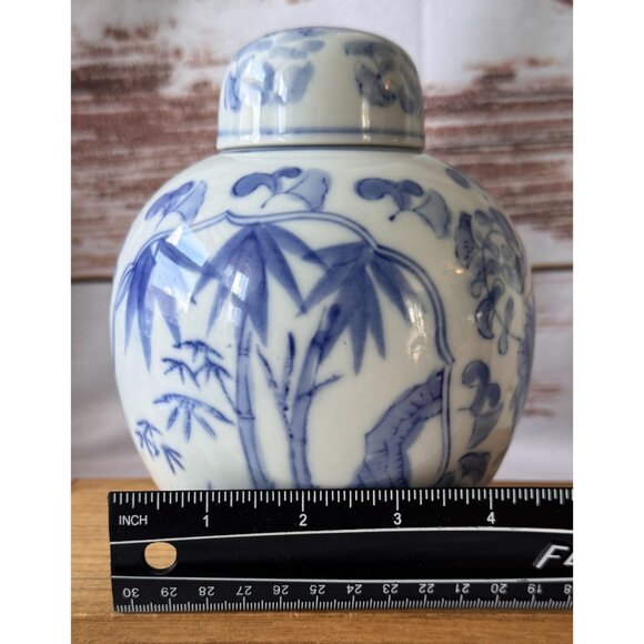 VTG Oriental Ceramic Potiche Vase/Ginger Jar White/Lt Blue Hand Painted Bamboo - Picture 9 of 10